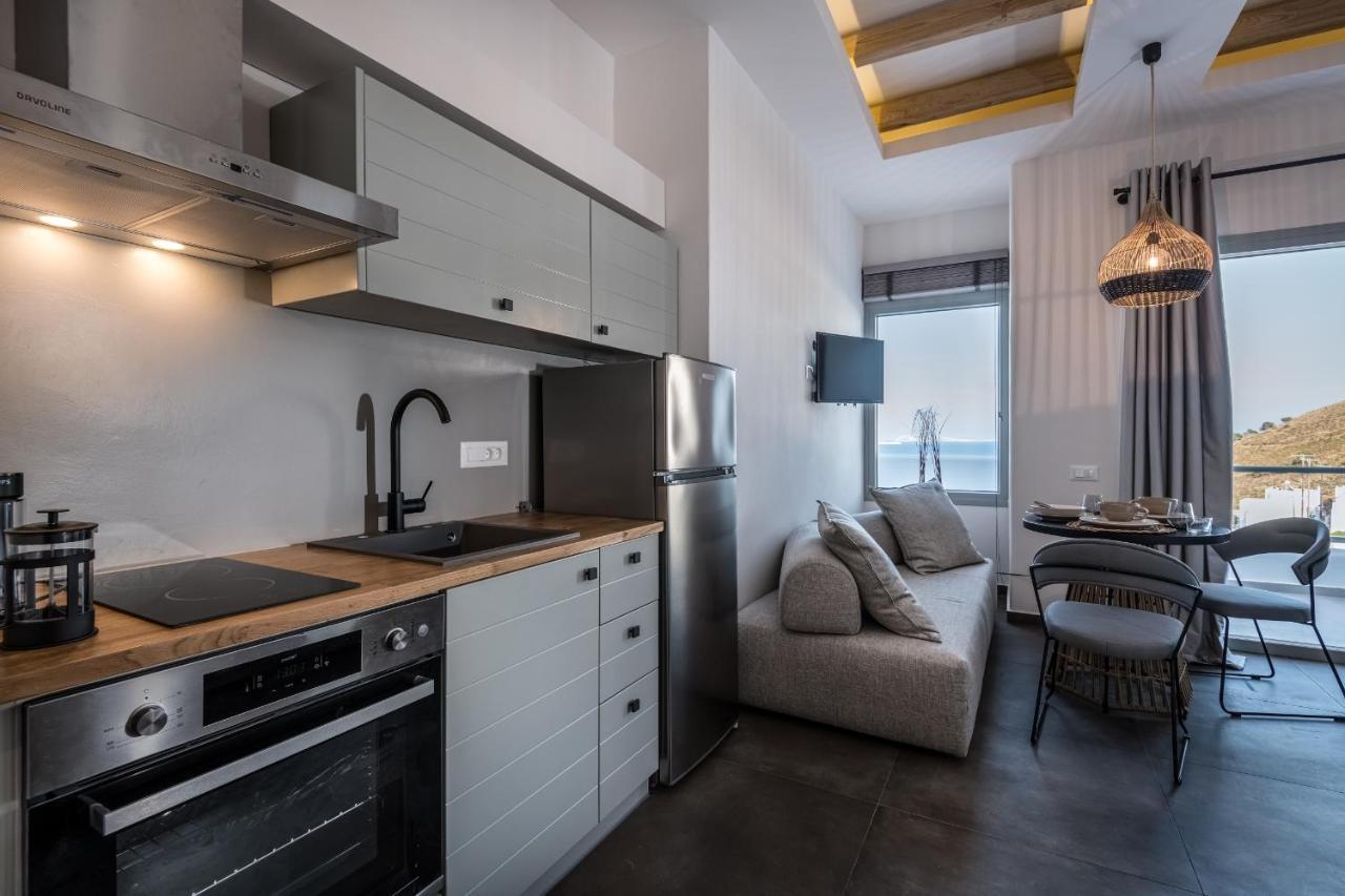 Vivere luxury suites Pera Gyalos Extérieur photo