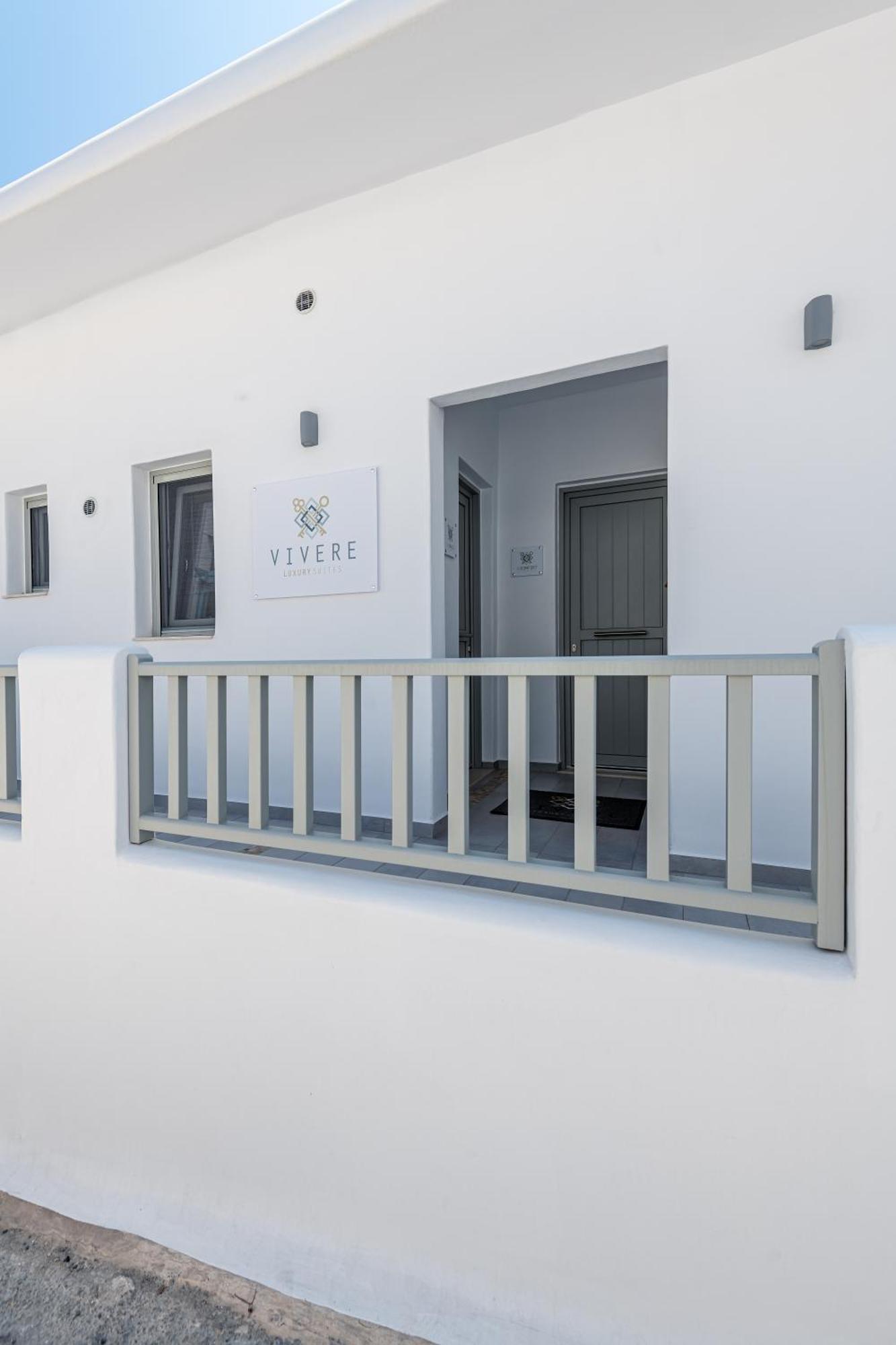 Vivere luxury suites Pera Gyalos Extérieur photo