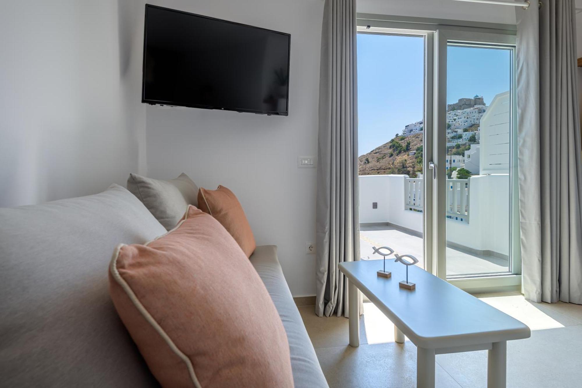 Vivere luxury suites Pera Gyalos Extérieur photo