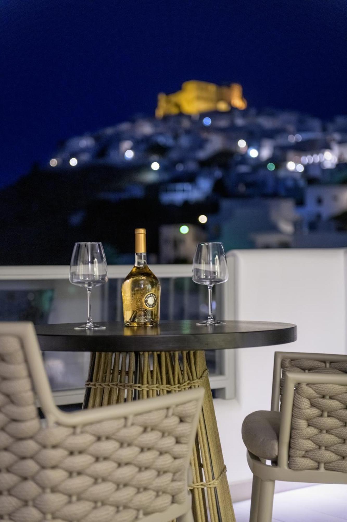 Vivere luxury suites Pera Gyalos Extérieur photo